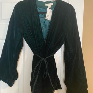 BRAND NEW Green Velvet jacket with detachable belt